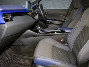 Used Toyota C-HR 2021 for sale - 78969885: Photo