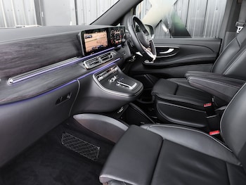 Used Mercedes-Benz V-Class 2024 for sale - 77987408: Photo