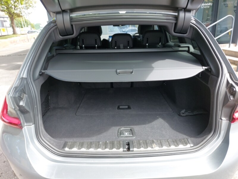 Used BMW 3 Series 2024 for sale - 76682876: Photo 8