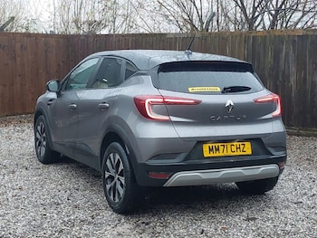 Used Renault Captur 2022 for sale - 76967331: Photo