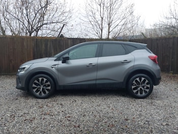 Used Renault Captur 2022 for sale - 76967331: Photo