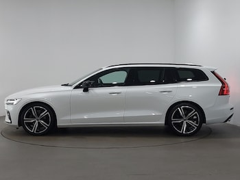 Used Volvo V60 2021 for sale - 77184290: Photo