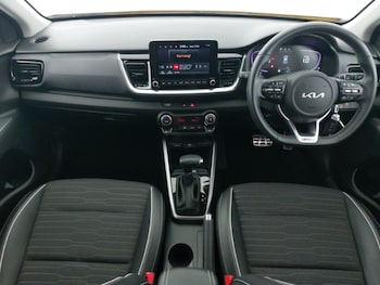 Used Kia Stonic 2024 for sale - 76881175: Photo