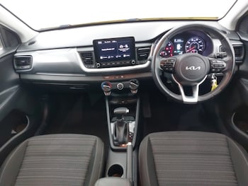Used Kia Stonic 2022 for sale - 76150339: Photo 2