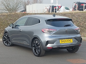 Used Renault Clio 2024 for sale - 77942816: Photo