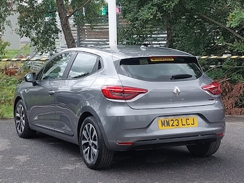 Used Renault Clio 2023 for sale - 79432430: Photo