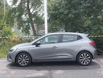 Used Renault Clio 2023 for sale - 79432430: Photo