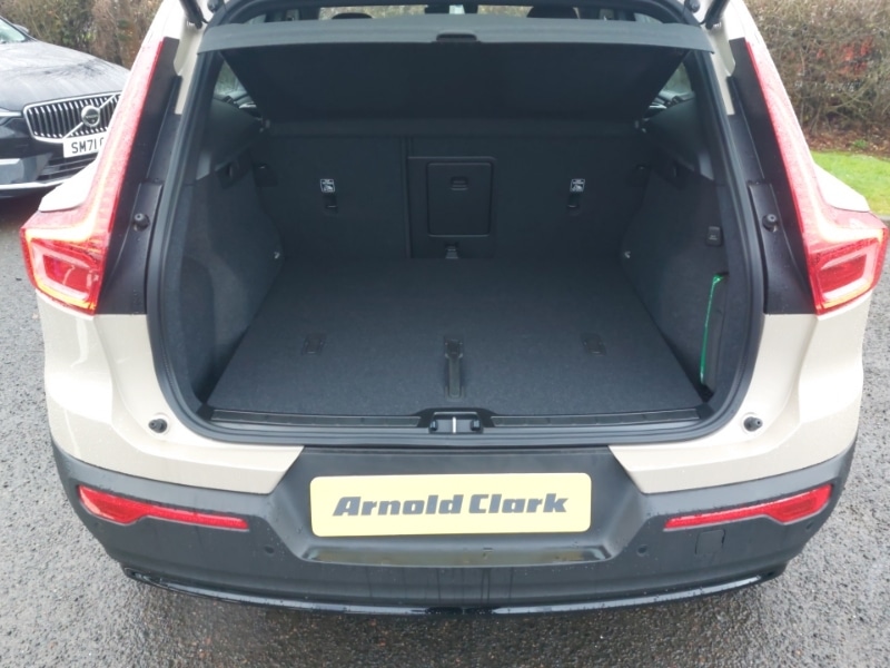 Used Volvo XC40 2025 for sale - 77025018: Photo 8