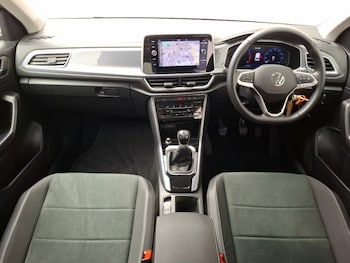 Used Volkswagen T-Roc 2024 for sale - 76506364: Photo