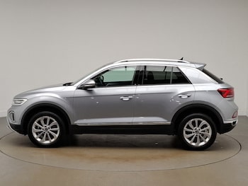 Used Volkswagen T-Roc 2024 for sale - 76506364: Photo