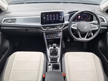 Used Volkswagen T-Roc 2023 for sale - 78844814: Photo
