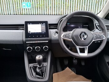 Used Renault Clio 2024 for sale - 78522365: Photo