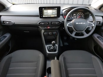 Used Dacia Sandero 2024 for sale - 76952168: Photo