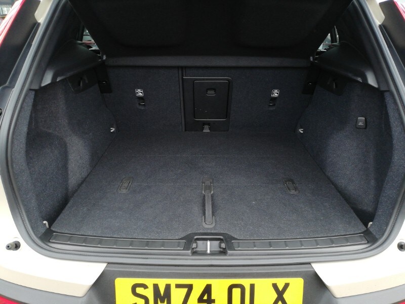 Used Volvo XC40 2024 for sale - 77503903: Photo 8