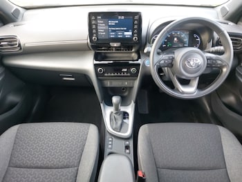 Used Toyota Yaris Cross 2022 for sale - 77740720: Photo