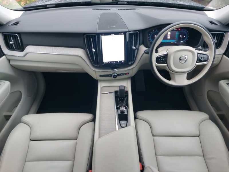 Used Volvo XC60 2022 for sale - 77565624: Photo 2