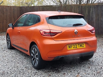 Used Renault Clio 2022 for sale - 76846357: Photo