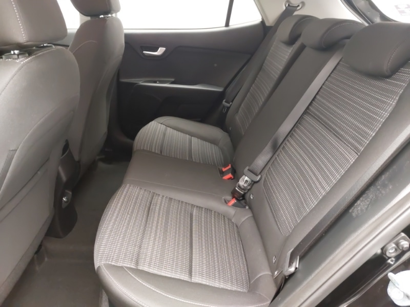 Used Kia Stonic 2023 for sale - 76795782: Photo 6