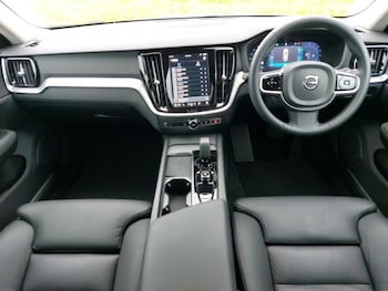 Used Volvo V60 2025 for sale - 78216200: Photo