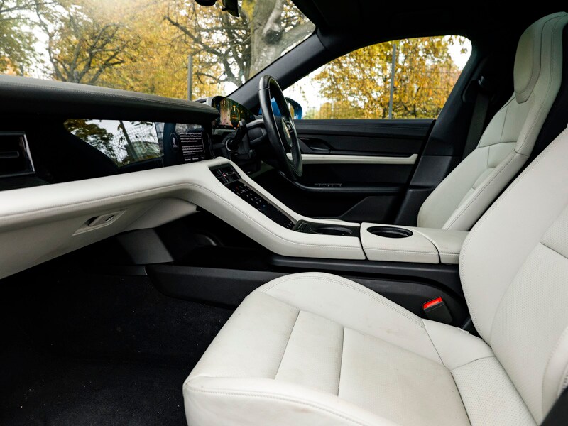 Used Porsche Taycan 2021 for sale - 76321187: Photo 5