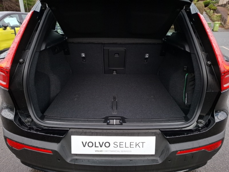 Used Volvo XC40 2025 for sale - 77167148: Photo 2