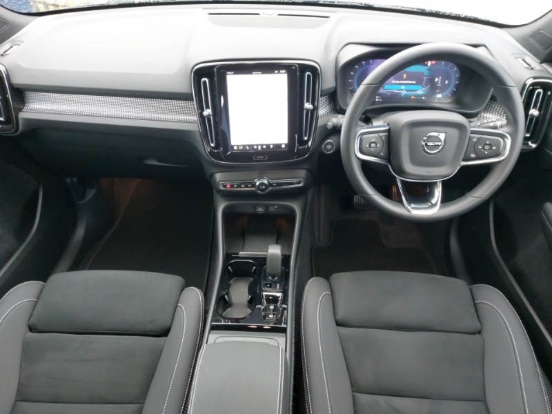 Used Volvo XC40 2024 for sale - 77756373: Photo 2