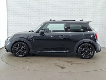 Used MINI Hatch 2023 for sale - 79302821: Photo