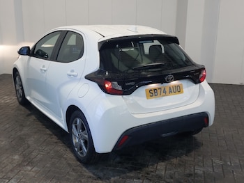 Used Toyota Yaris 2024 for sale - 78688343: Photo