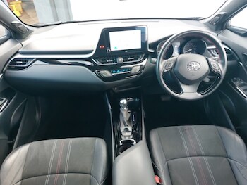 Used Toyota C-HR 2022 for sale - 77949799: Photo