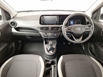 Used Hyundai i10 2023 for sale - 77438889: Photo