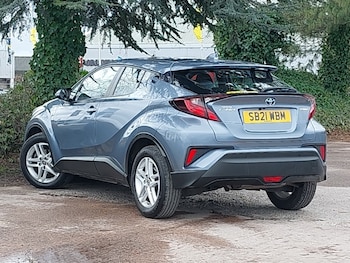 Used Toyota C-HR 2021 for sale - 77847671: Photo