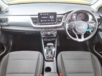 Used Kia Stonic 2023 for sale - 78275055: Photo