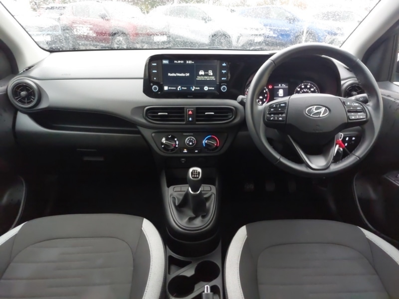 Used Hyundai i10 2023 for sale - 77155224: Photo 2