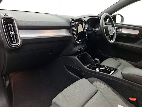 Used Volvo XC40 2023 for sale - 76233214: Photo 5
