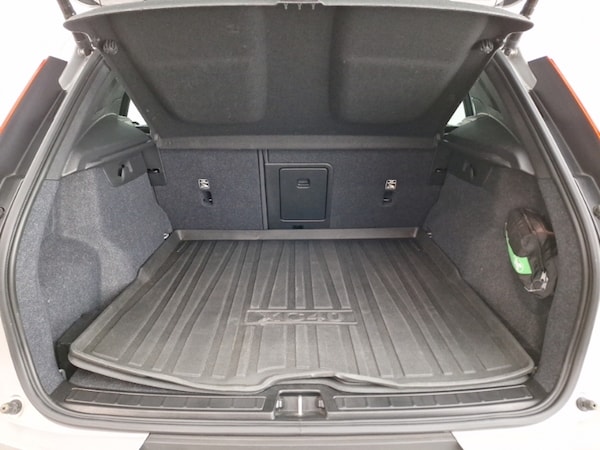 Used Volvo XC40 2023 for sale - 76233214: Photo 8