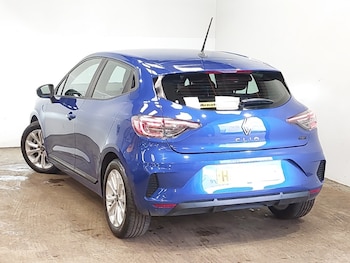 Used Renault Clio 2024 for sale - 78635246: Photo