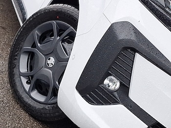 Vauxhall Vivaro feature image