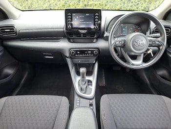 Used Toyota Yaris 2023 for sale - 79347755: Photo