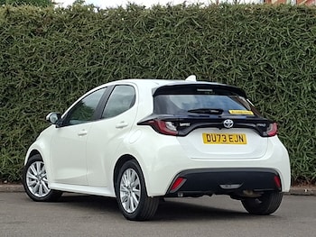 Used Toyota Yaris 2023 for sale - 79347755: Photo