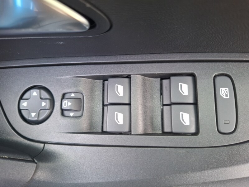 Used Peugeot 2008 2023 for sale - 78093395: Photo 12