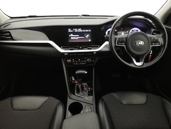 Used Kia Niro 2020 for sale - 76233142: Photo 2