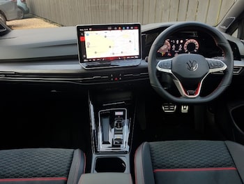 Used Volkswagen Golf 2025 for sale - 77032039: Photo