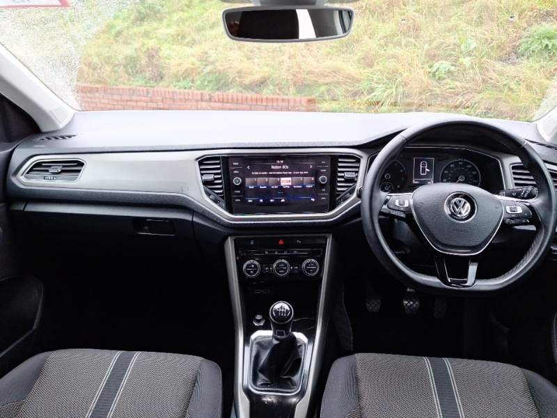 Used Volkswagen T-Roc 2020 for sale - 76537567: Photo 2