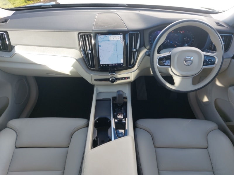 Used Volvo XC60 2022 for sale - 77924179: Photo 2