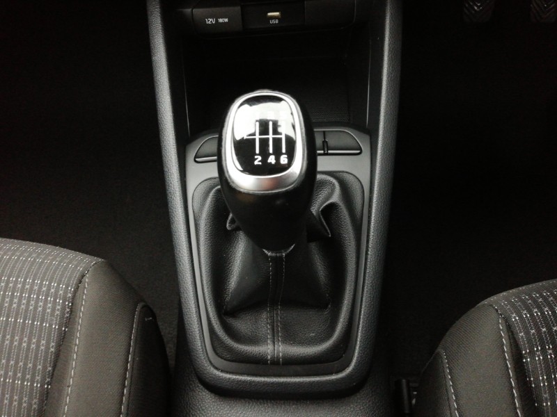 Used Kia Stonic 2022 for sale - 76778755: Photo 12