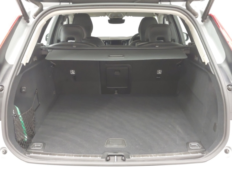 Used Volvo XC60 2024 for sale - 76838936: Photo 8