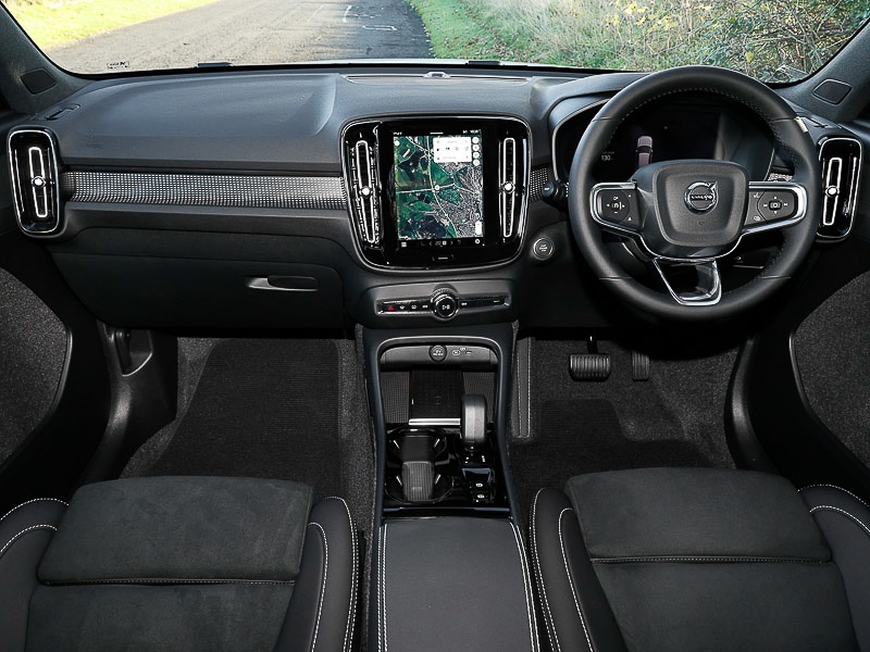 Used Volvo XC40 2025 for sale - 77580723: Photo 2