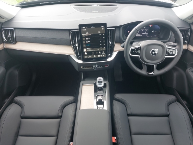 Used Volvo XC90 2025 for sale - 76401132: Photo 2