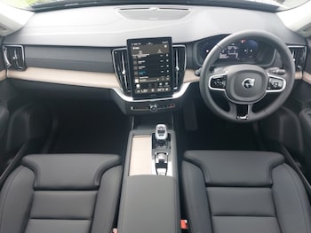 Used Volvo XC90 2025 for sale - 76401132: Photo