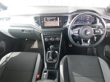 Used Volkswagen T-Roc 2021 for sale - 75762441: Photo